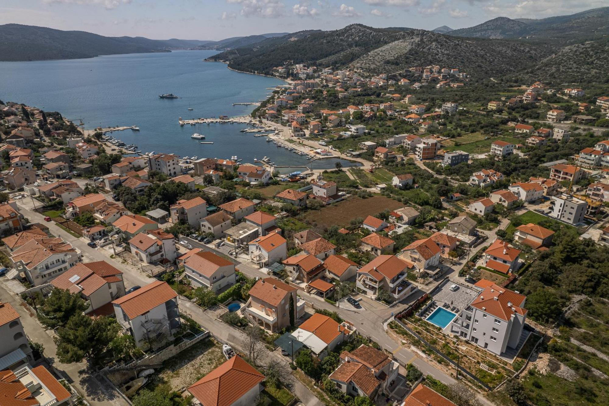 Villa Barbara & Zoran With Free Parking And Heated Swimming Pool Seget Vranjica Bagian luar foto