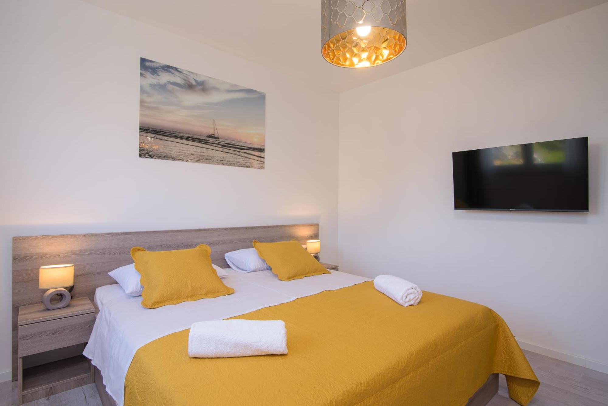 Villa Barbara & Zoran With Free Parking And Heated Swimming Pool Seget Vranjica Bagian luar foto