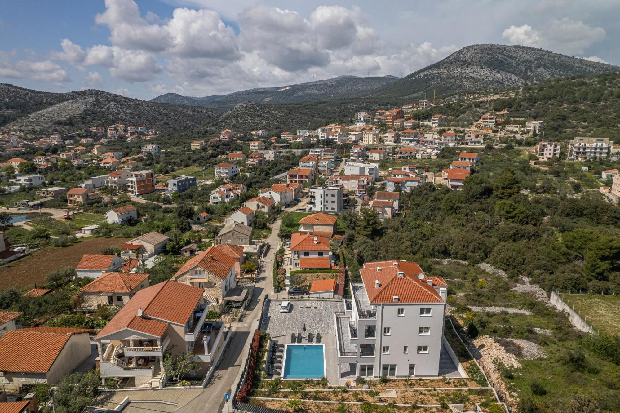 Villa Barbara & Zoran With Free Parking And Heated Swimming Pool Seget Vranjica Bagian luar foto