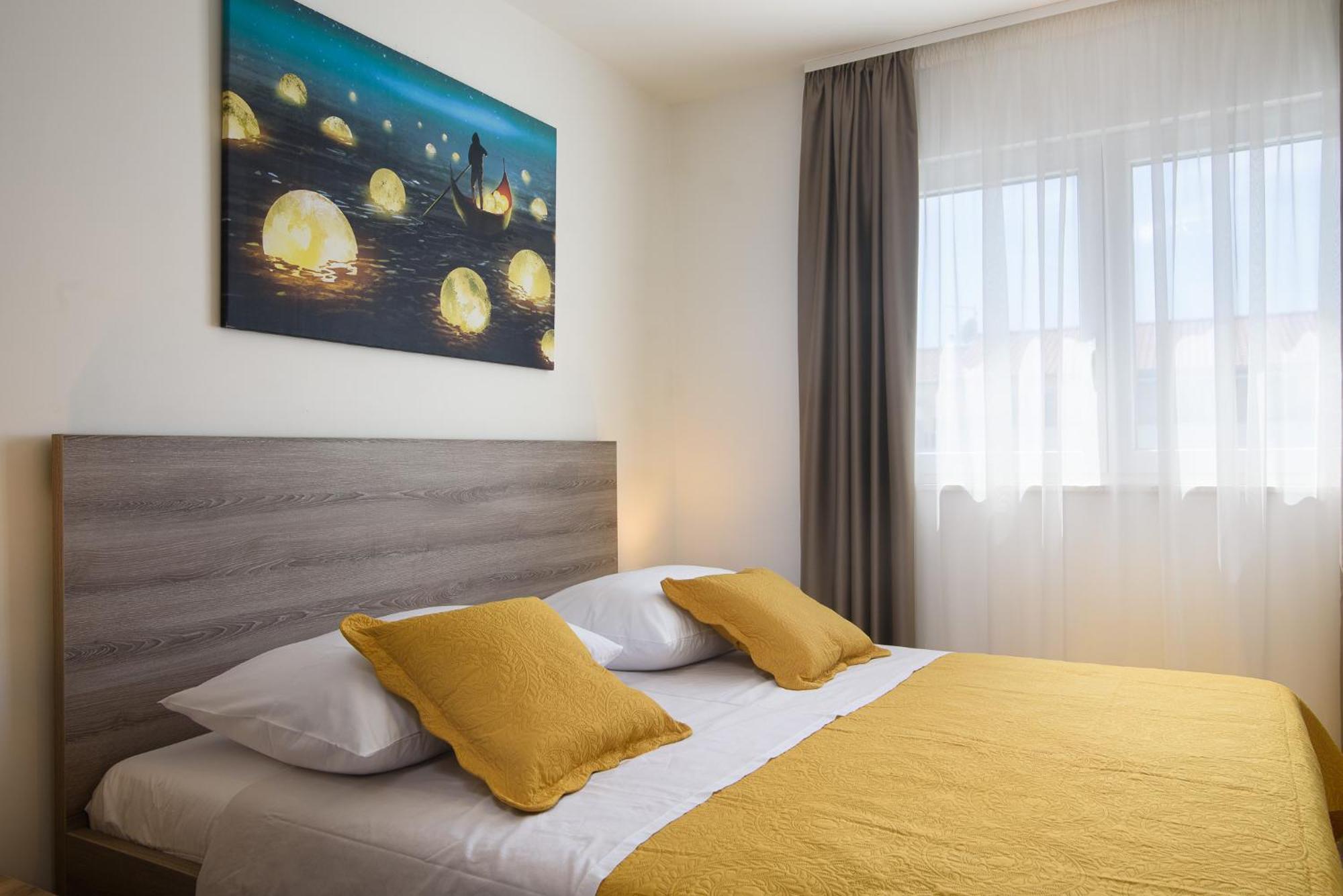 Villa Barbara & Zoran With Free Parking And Heated Swimming Pool Seget Vranjica Bagian luar foto