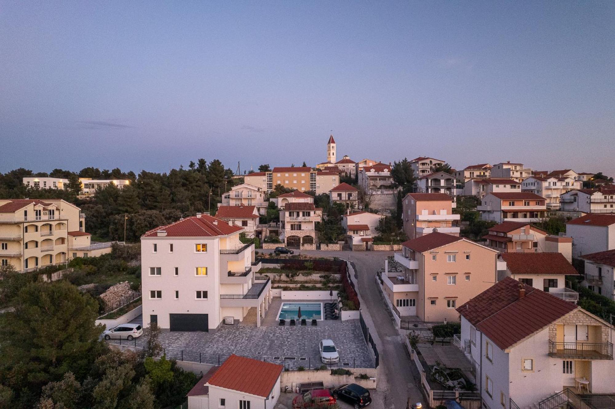 Villa Barbara & Zoran With Free Parking And Heated Swimming Pool Seget Vranjica Bagian luar foto