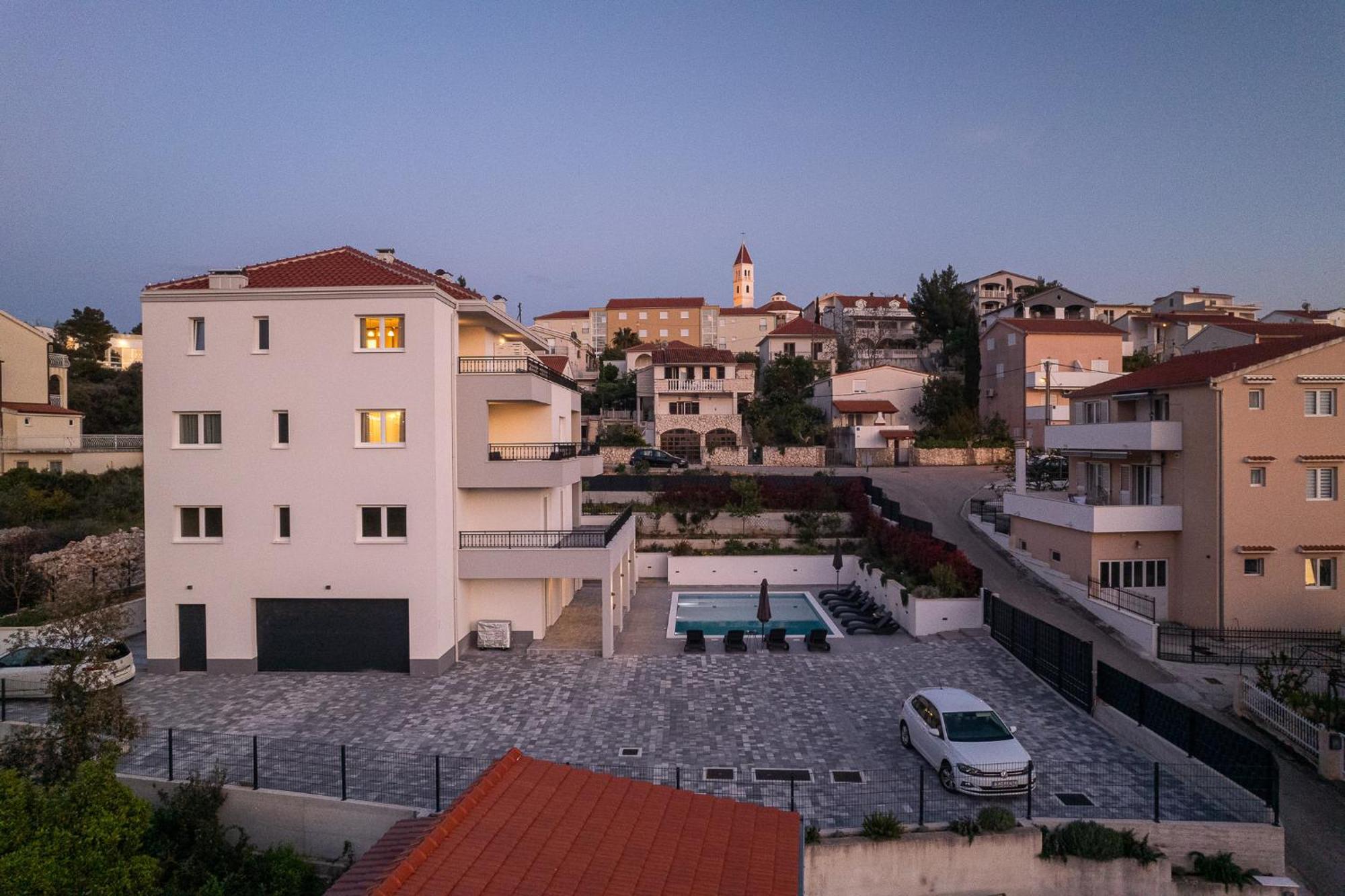 Villa Barbara & Zoran With Free Parking And Heated Swimming Pool Seget Vranjica Bagian luar foto
