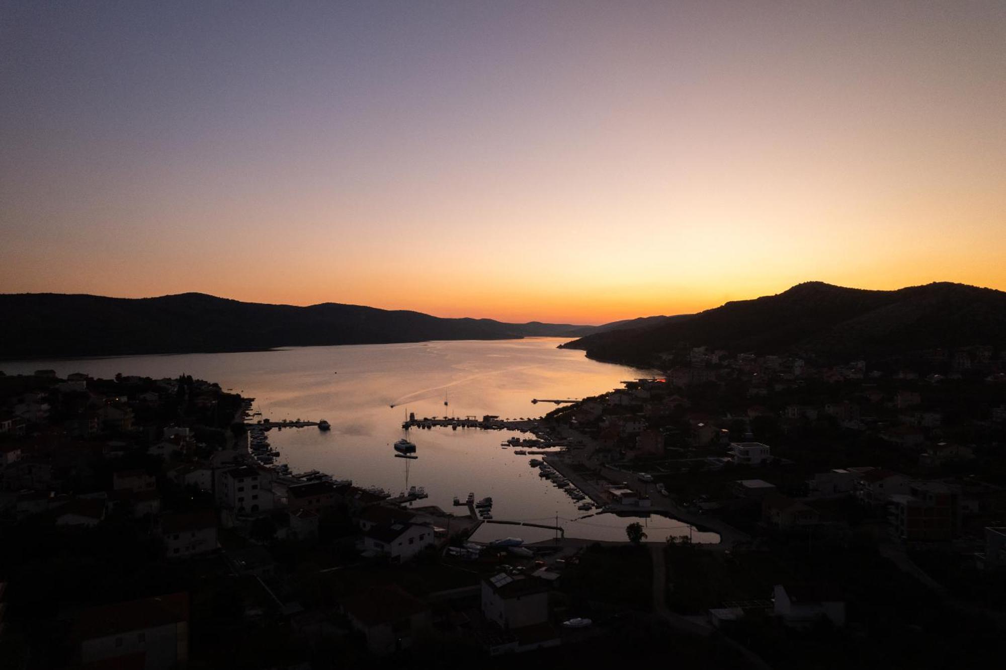 Villa Barbara & Zoran With Free Parking And Heated Swimming Pool Seget Vranjica Bagian luar foto