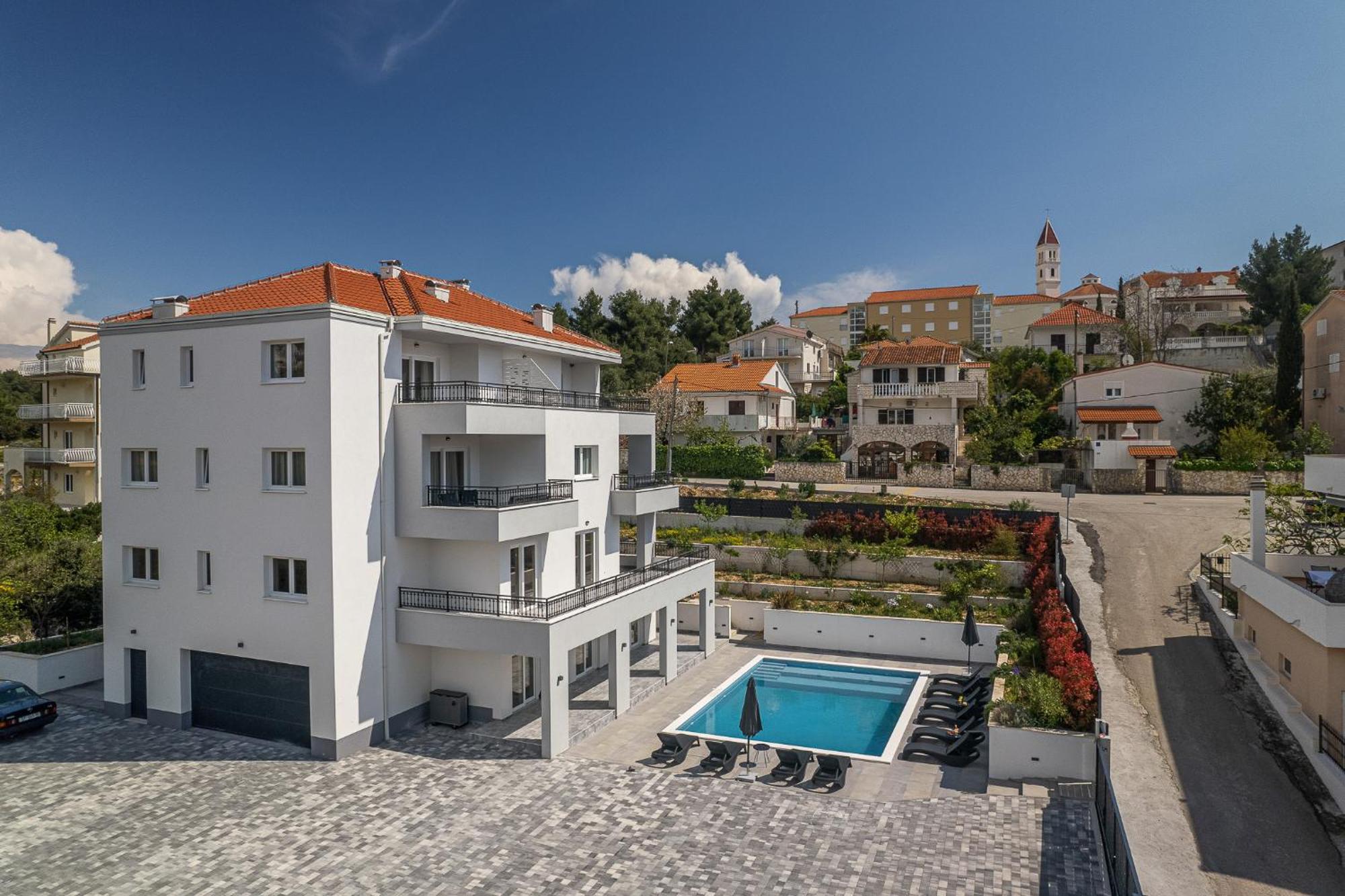 Villa Barbara & Zoran With Free Parking And Heated Swimming Pool Seget Vranjica Bagian luar foto