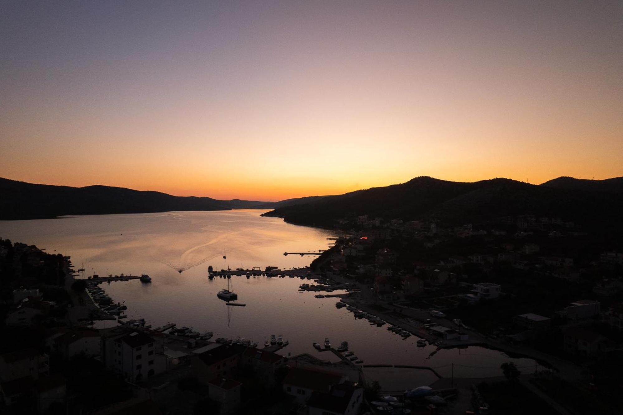 Villa Barbara & Zoran With Free Parking And Heated Swimming Pool Seget Vranjica Bagian luar foto