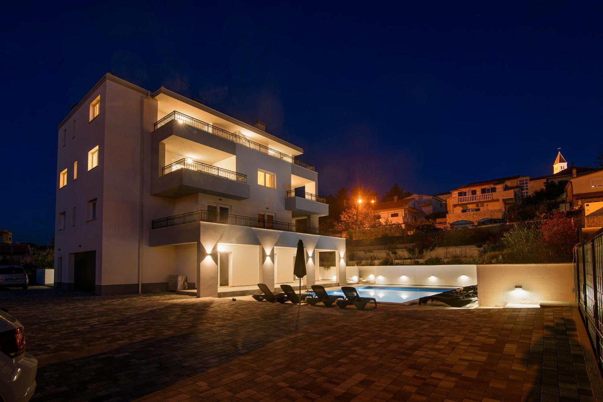 Villa Barbara & Zoran With Free Parking And Heated Swimming Pool Seget Vranjica Bagian luar foto