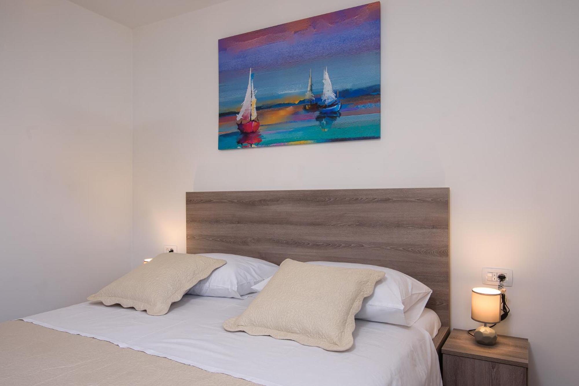 Villa Barbara & Zoran With Free Parking And Heated Swimming Pool Seget Vranjica Bagian luar foto