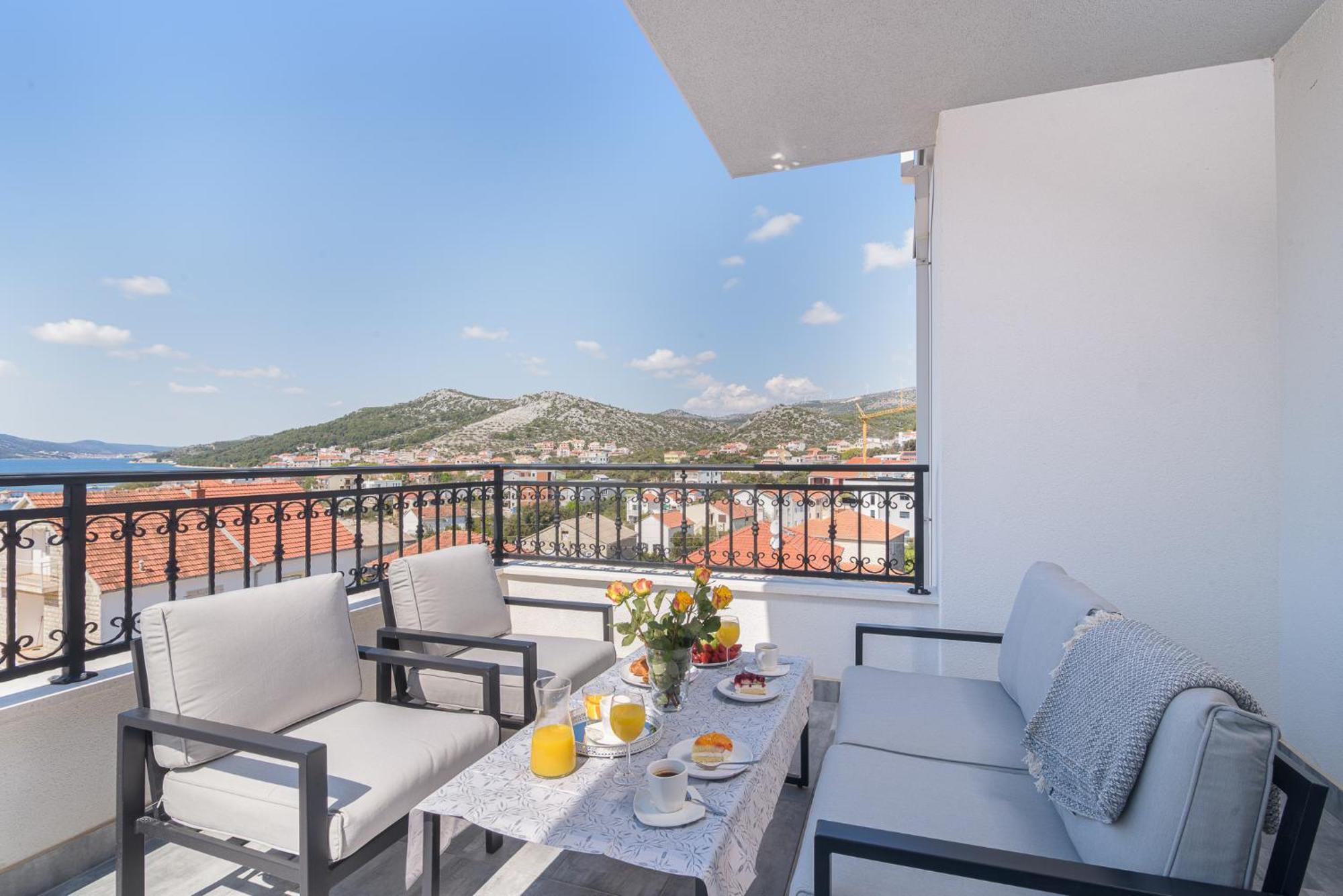 Villa Barbara & Zoran With Free Parking And Heated Swimming Pool Seget Vranjica Bagian luar foto