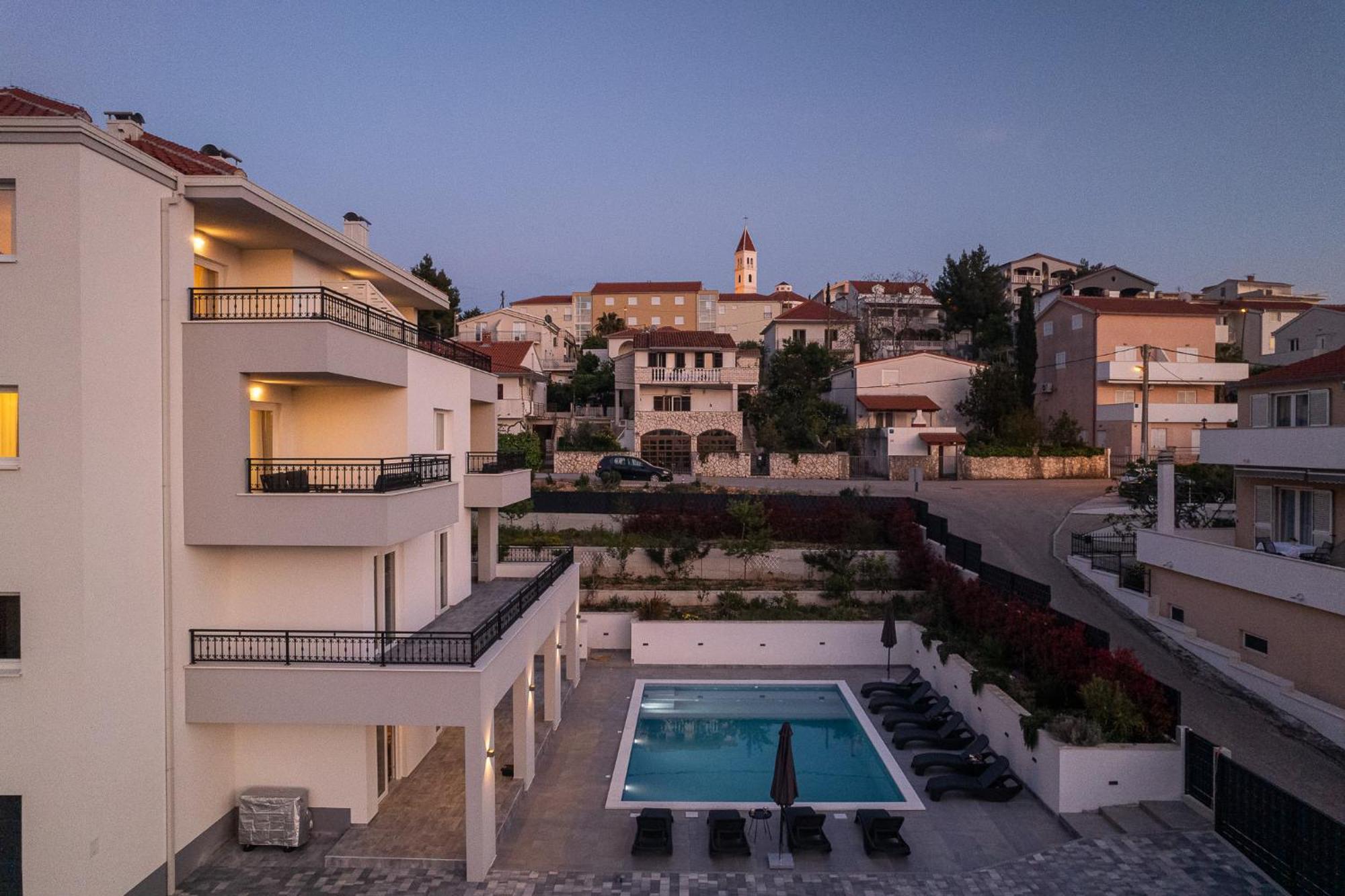 Villa Barbara & Zoran With Free Parking And Heated Swimming Pool Seget Vranjica Bagian luar foto