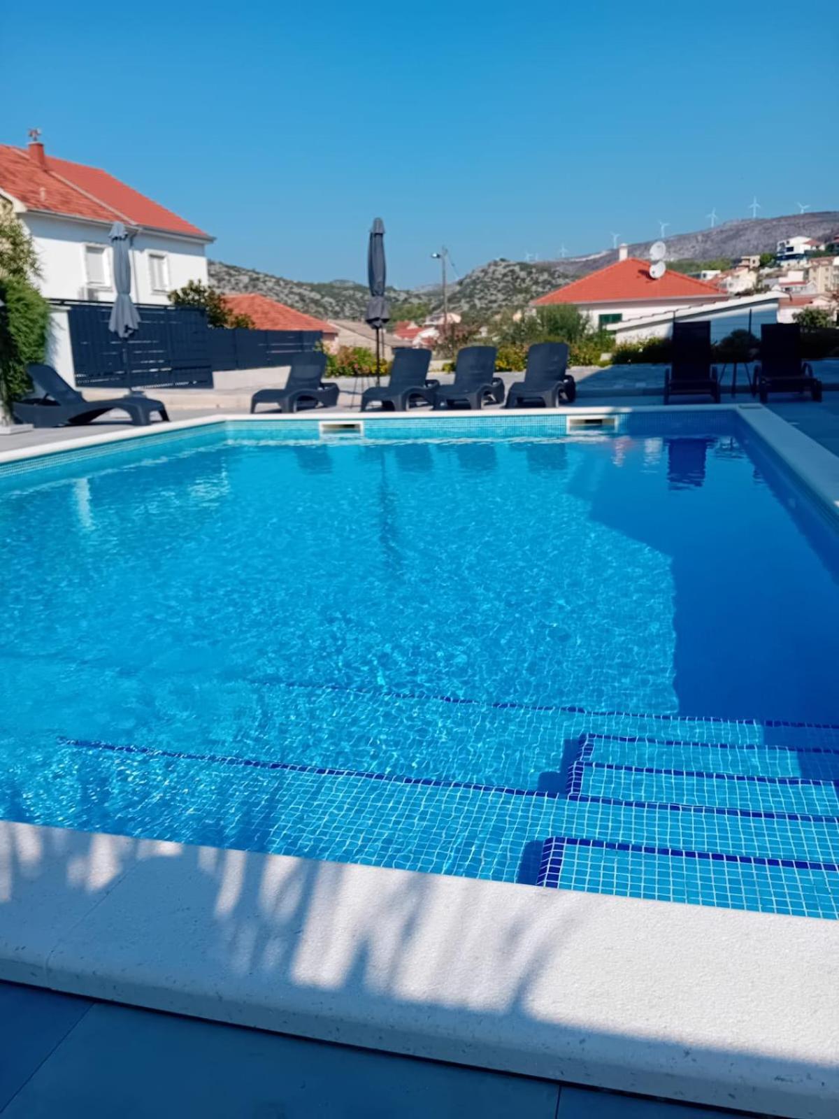 Villa Barbara & Zoran With Free Parking And Heated Swimming Pool Seget Vranjica Bagian luar foto